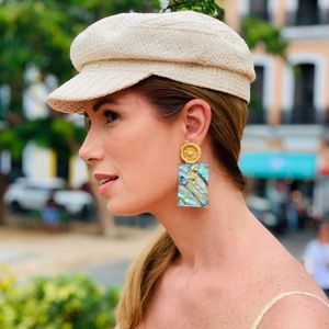 Meet your Posher, Desiree